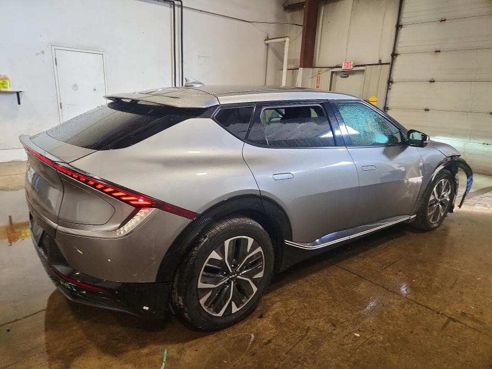 2023 KIA EV6 WIND 3