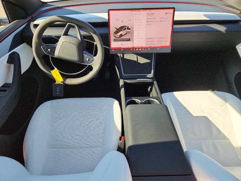2026 TESLA MODEL Y 8