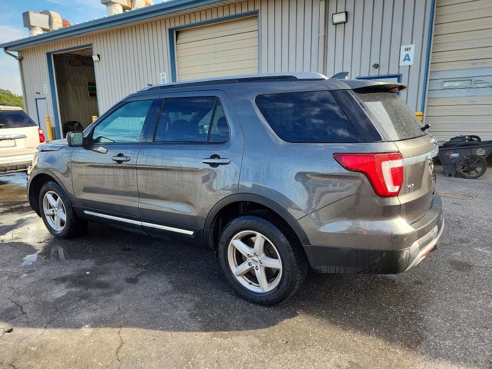 2017 FORD EXPLORER XLT 2
