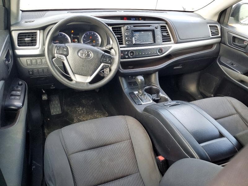 2019 TOYOTA HIGHLANDER LE 8
