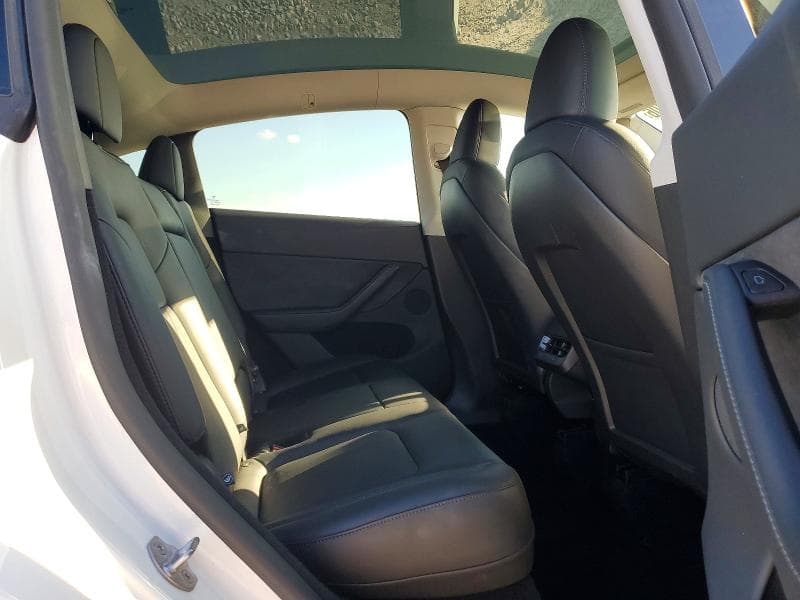 2025 TESLA MODEL Y 10