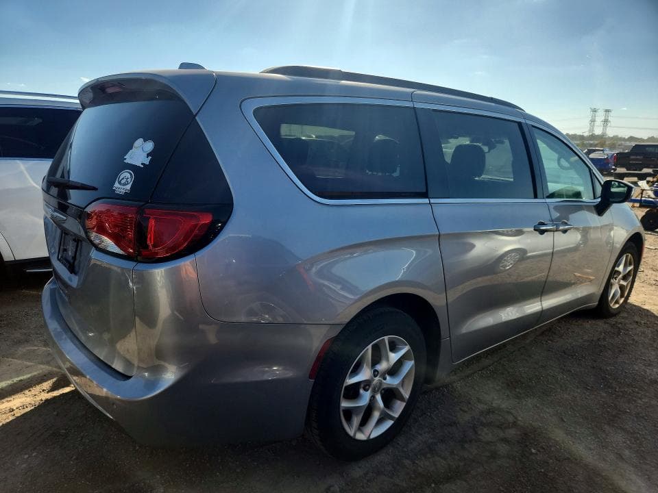 2017 CHRYSLER PACIFICA TOURING L 3