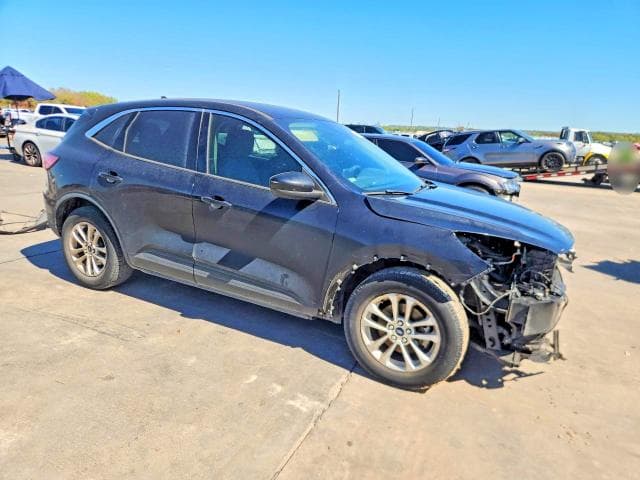 2020 FORD ESCAPE SE 4