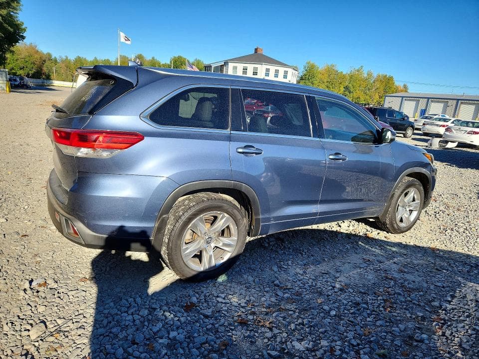 2018 TOYOTA HIGHLANDER LIMITED 3