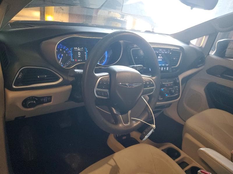 2017 CHRYSLER PACIFICA TOURING 8