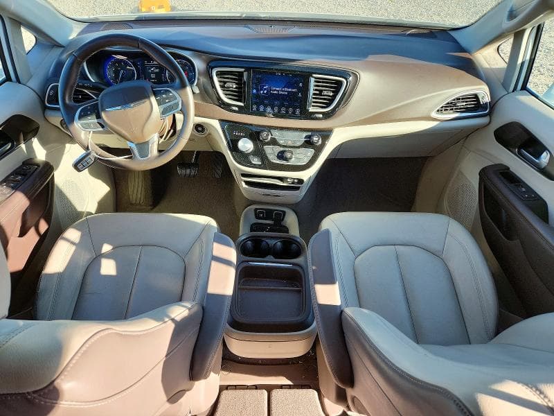 2017 CHRYSLER PACIFICA TOURING L 8