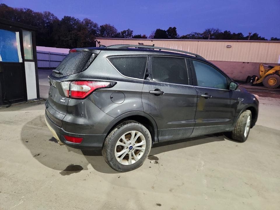 2018 FORD ESCAPE SE 3