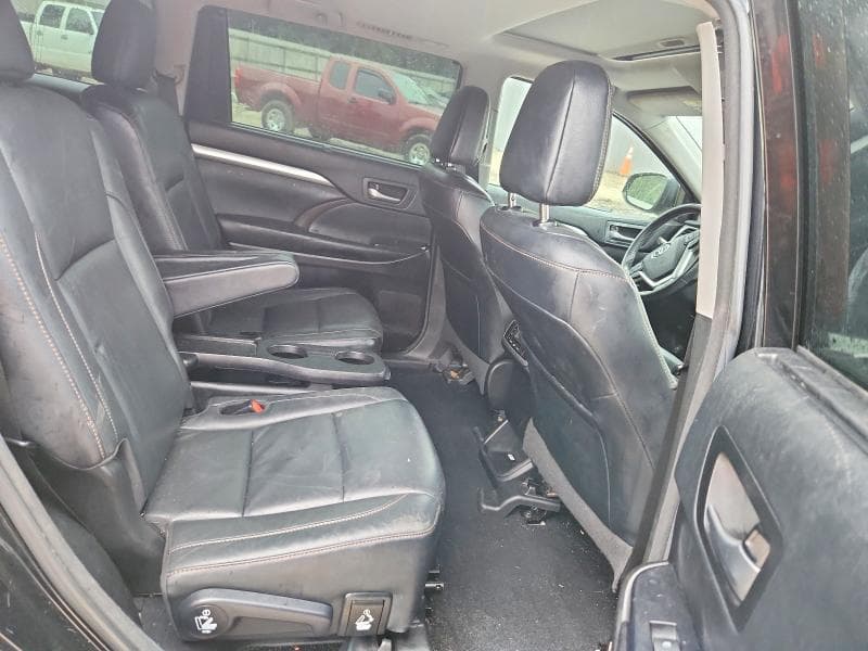 2018 TOYOTA HIGHLANDER XLE 11