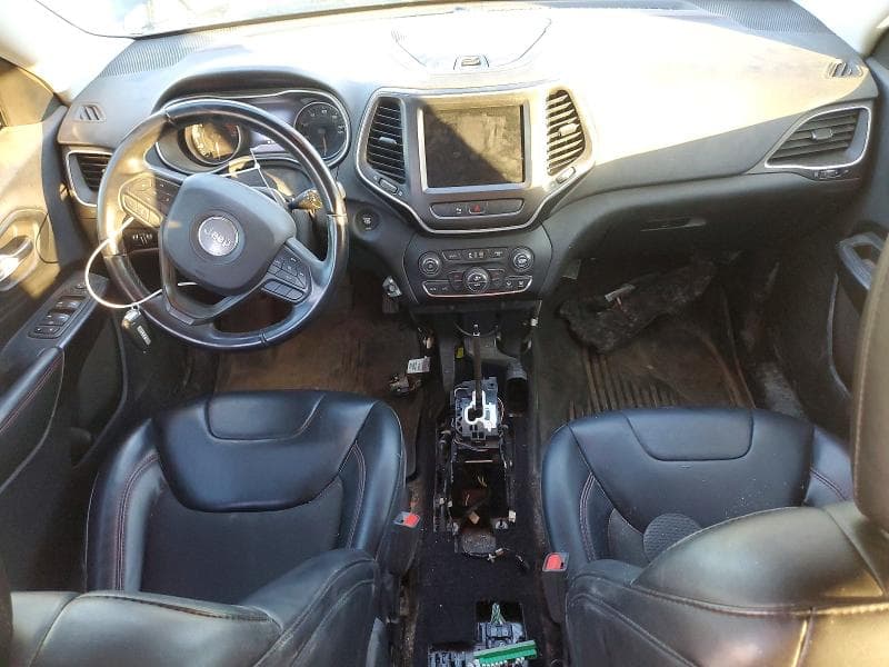 2019 JEEP CHEROKEE TRAILHAWK 8