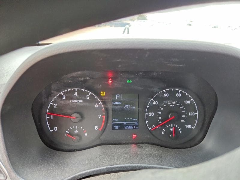2018 HYUNDAI ACCENT SE 9