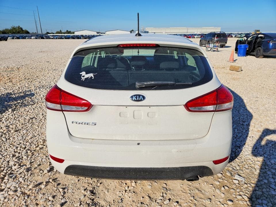 2017 KIA FORTE5 LX 6