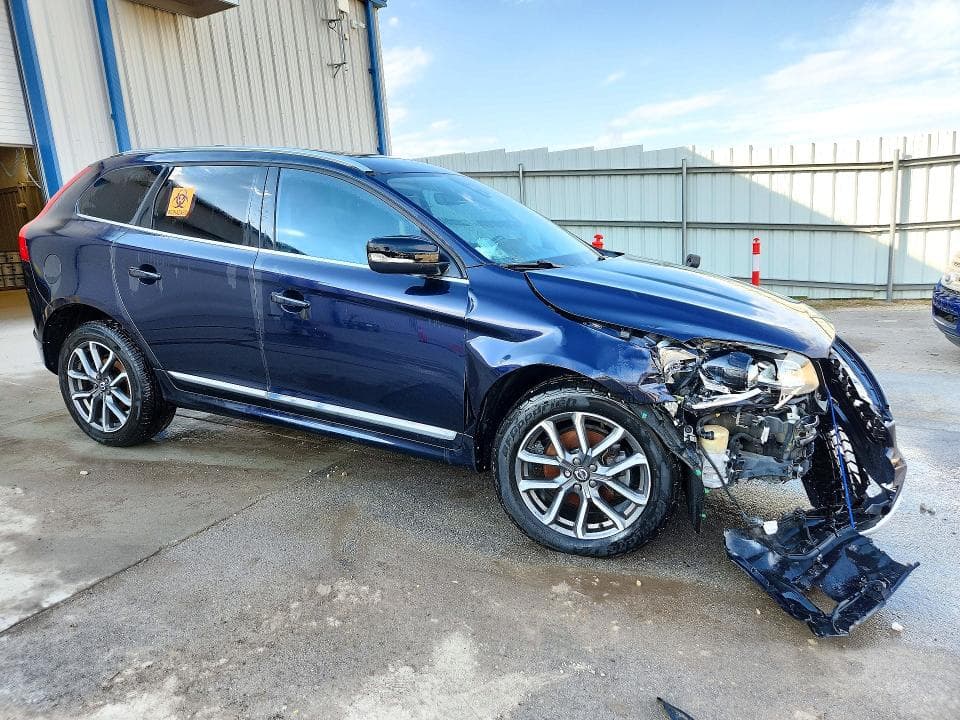2017 VOLVO XC60 T6 DYNAMIC 4