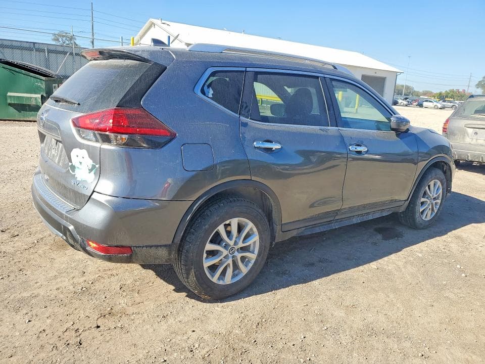 2017 NISSAN ROGUE SV 3