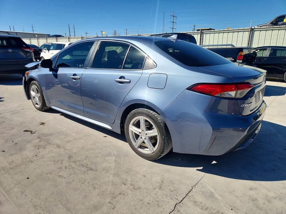 2020 TOYOTA COROLLA XLE 2