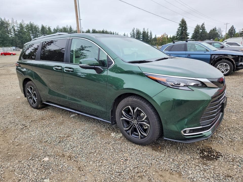 2025 TOYOTA SIENNA PLATINUM 7-PASSENGER 4