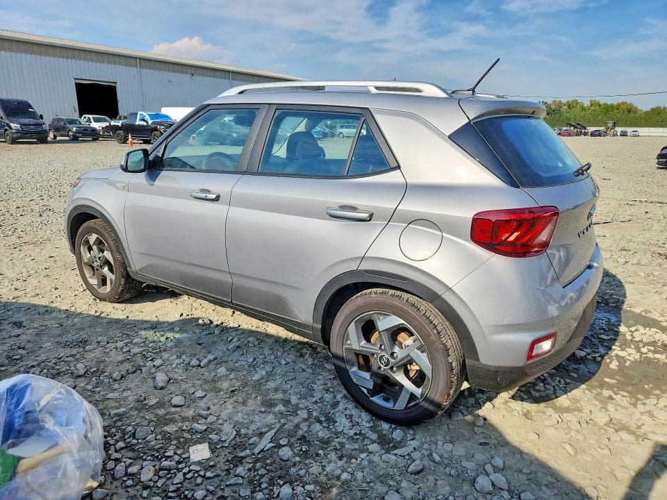 2026 HYUNDAI VENUE SEL 2