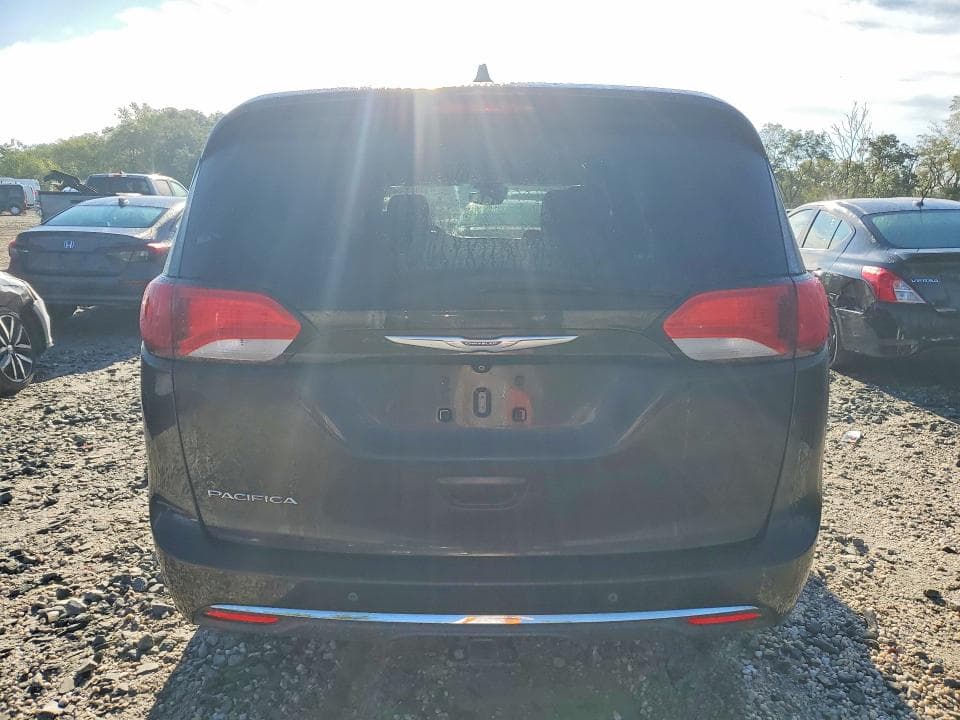 2017 CHRYSLER PACIFICA 6