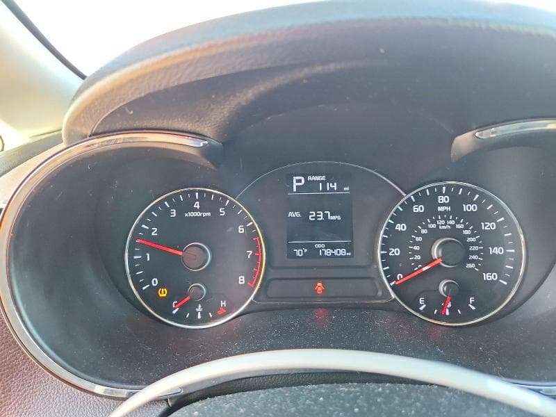 2017 KIA FORTE5 LX 9