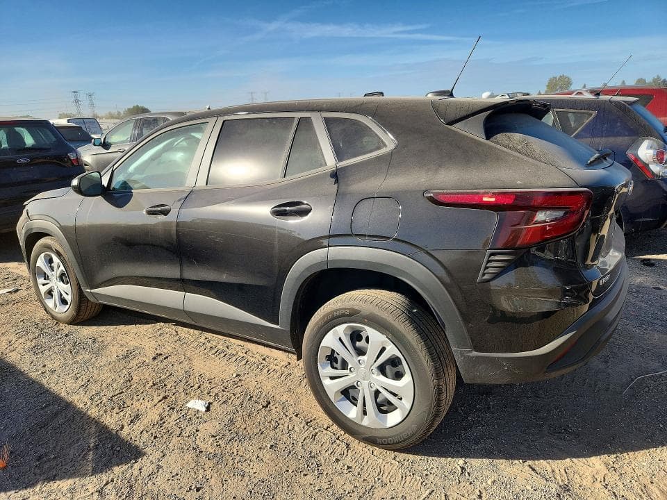 2025 CHEVROLET TRAX LS 2