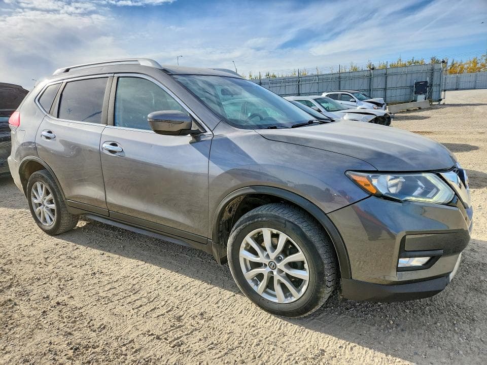 2017 NISSAN ROGUE SV 4