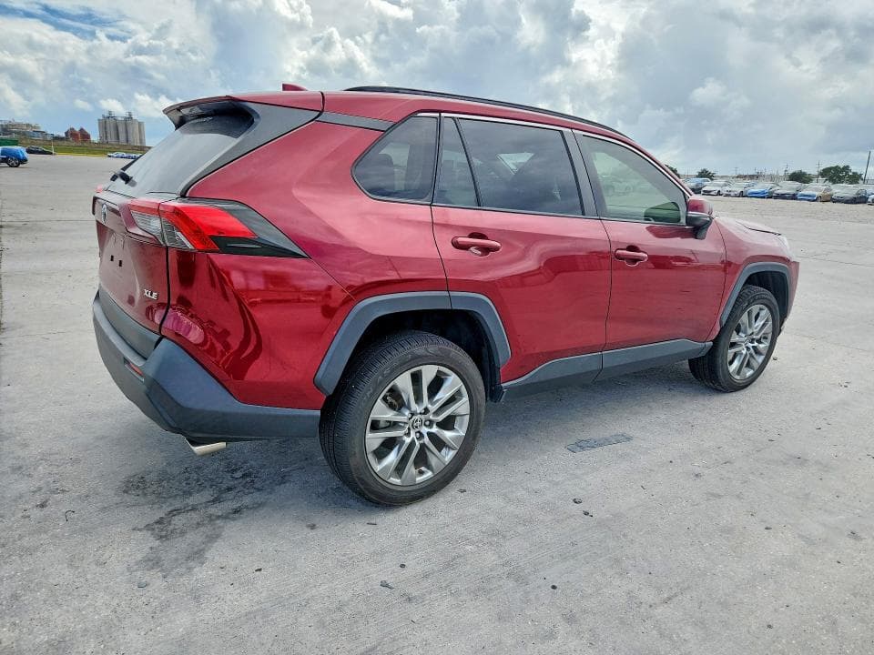 2023 TOYOTA RAV4 XLE PREMIUM 3