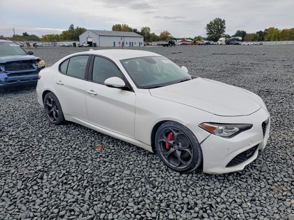 2018 ALFA ROMEO GIULIA TI 4