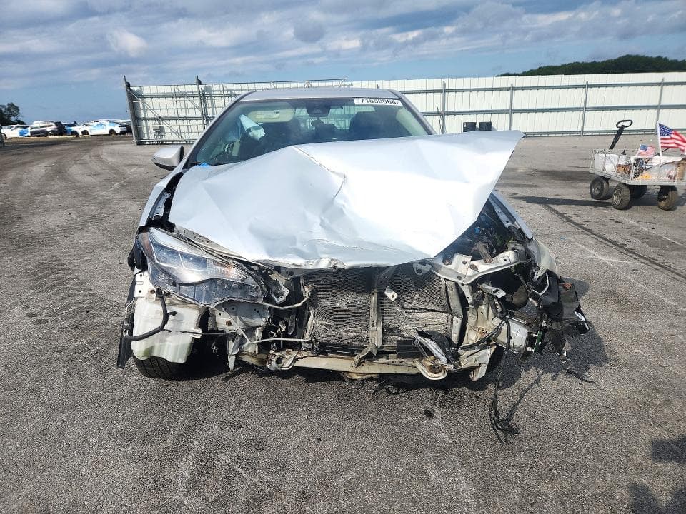 2017 TOYOTA COROLLA SE 5
