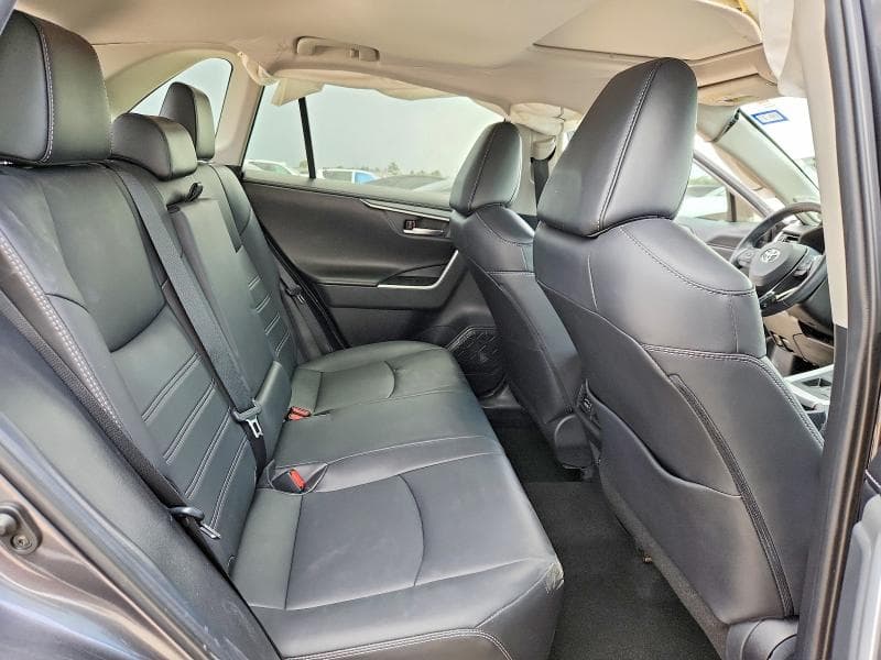 2019 TOYOTA RAV4 LIMITED 11