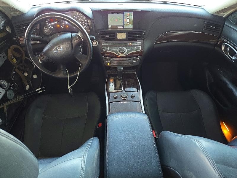 2017 INFINITI Q70 3.7 8