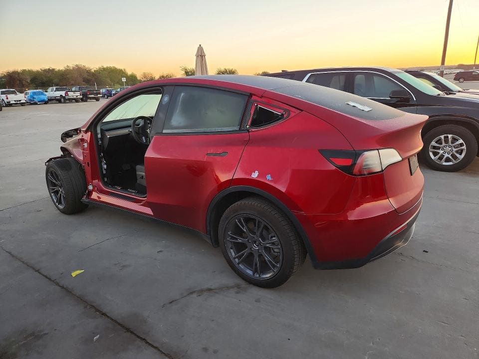 2025 TESLA MODEL Y 2