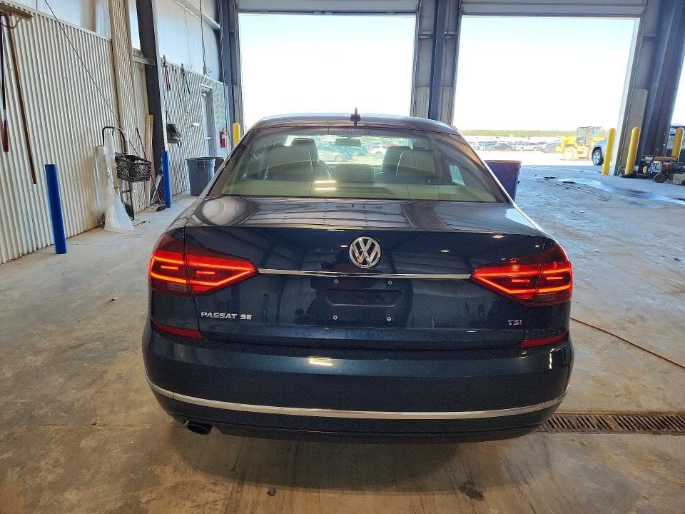 2018 VOLKSWAGEN PASSAT SE 6