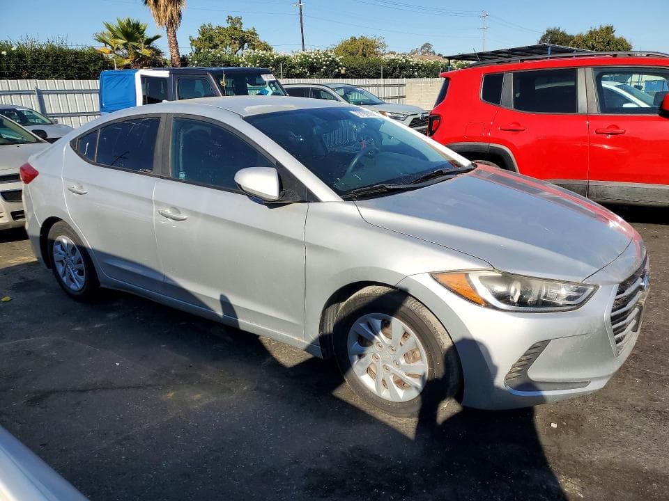 2017 HYUNDAI ELANTRA SE 4