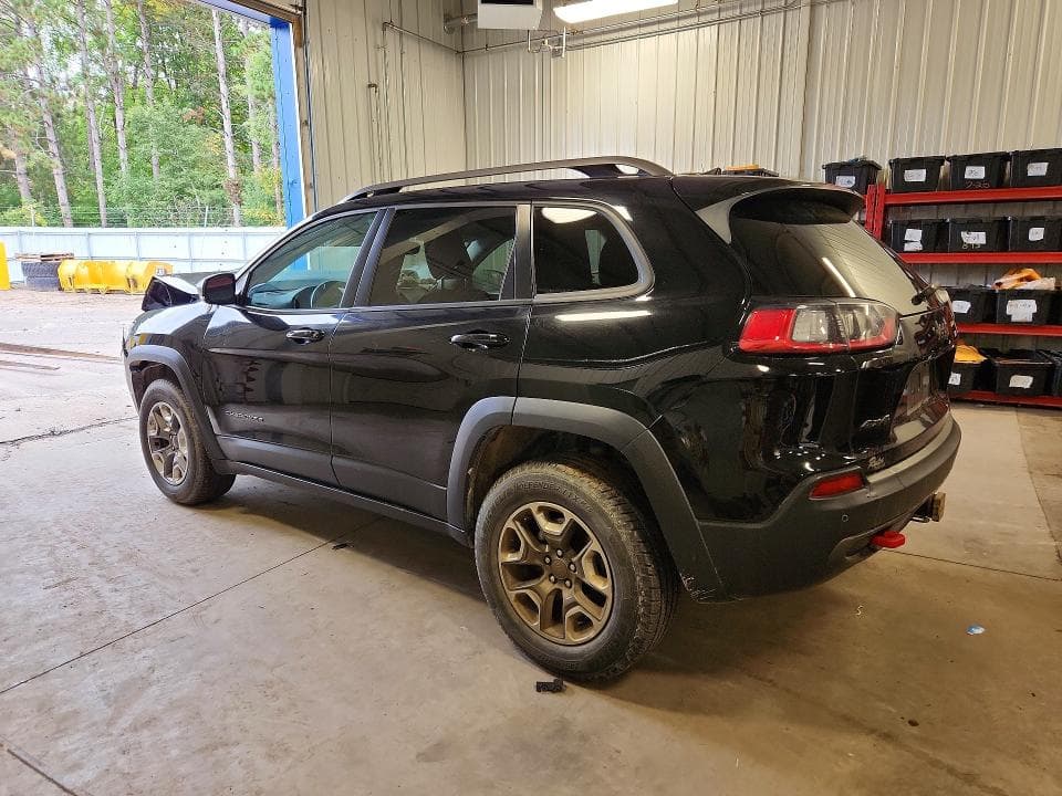2019 JEEP CHEROKEE TRAILHAWK 2