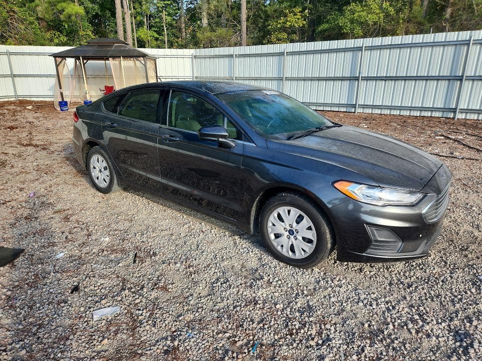 2019 FORD FUSION S 4