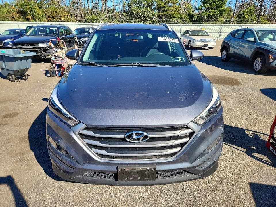 2017 HYUNDAI TUCSON SE 5