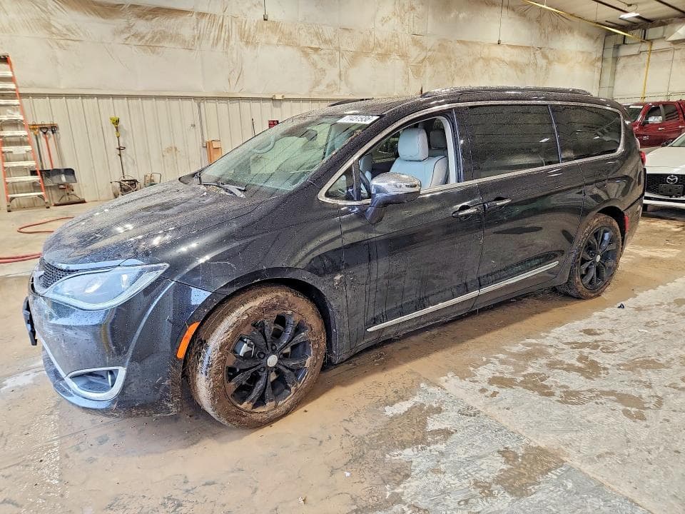 2017 CHRYSLER PACIFICA LIMITED - 1