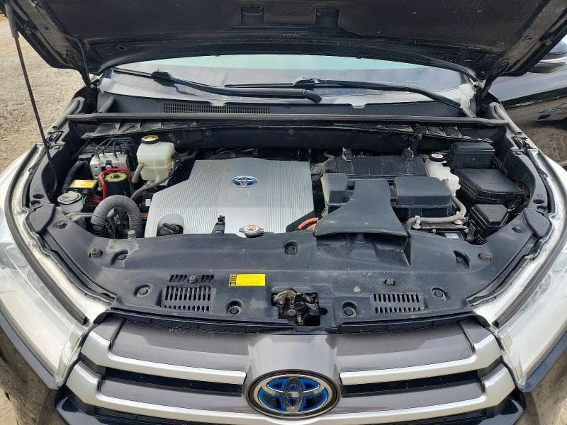 2019 TOYOTA HIGHLANDER HYBRID LE 12