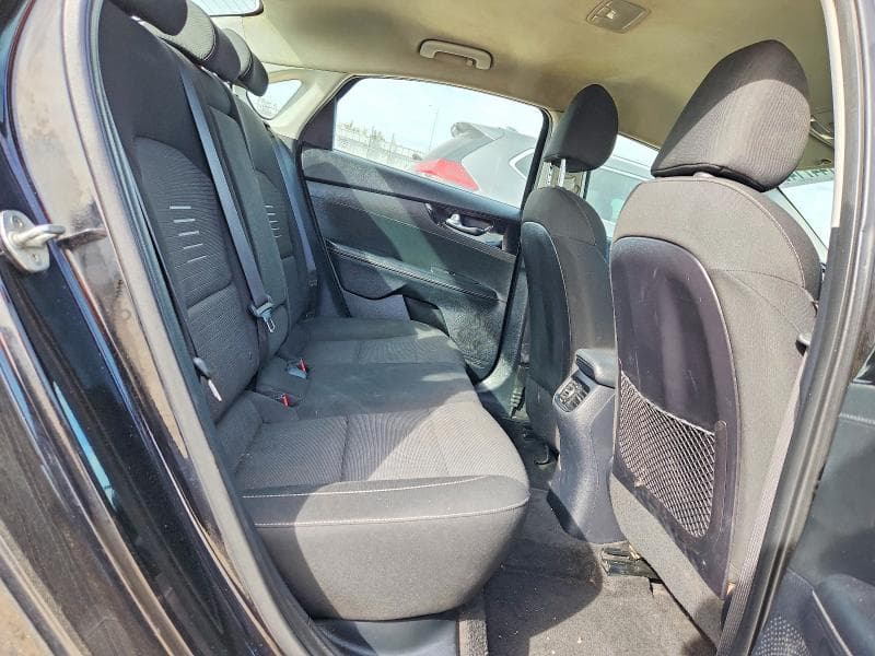 2019 KIA FORTE EX 10