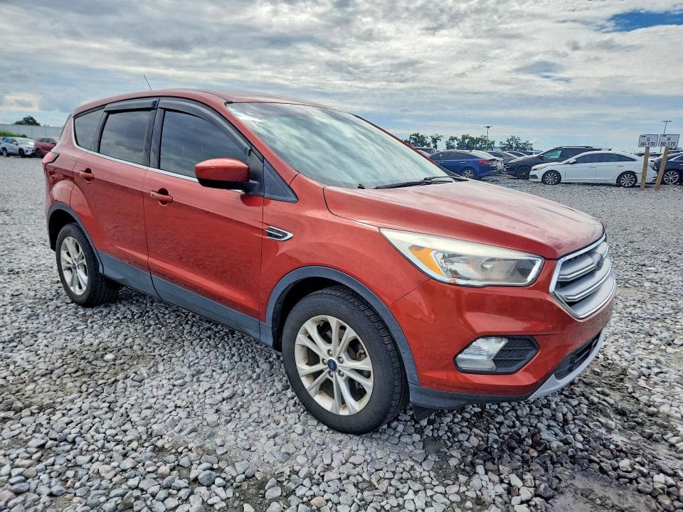 2019 FORD ESCAPE SE 4