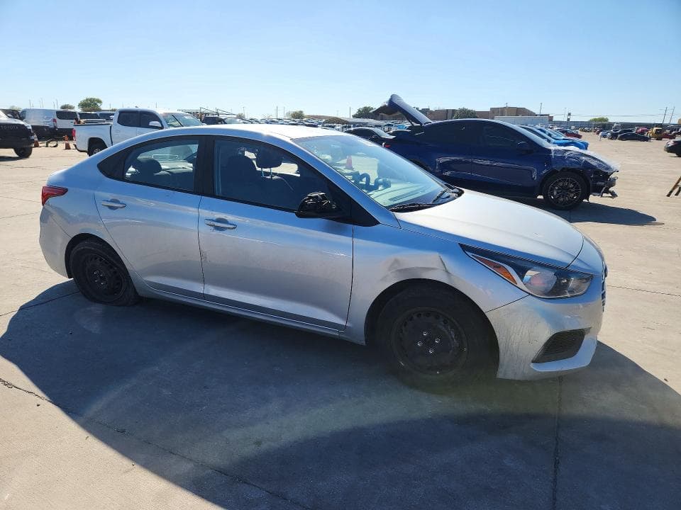 2019 HYUNDAI ACCENT SE 4