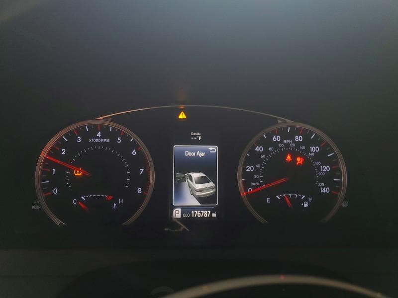 2017 TOYOTA CAMRY SE 9