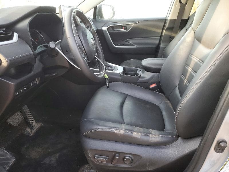2021 TOYOTA RAV4 XLE 7