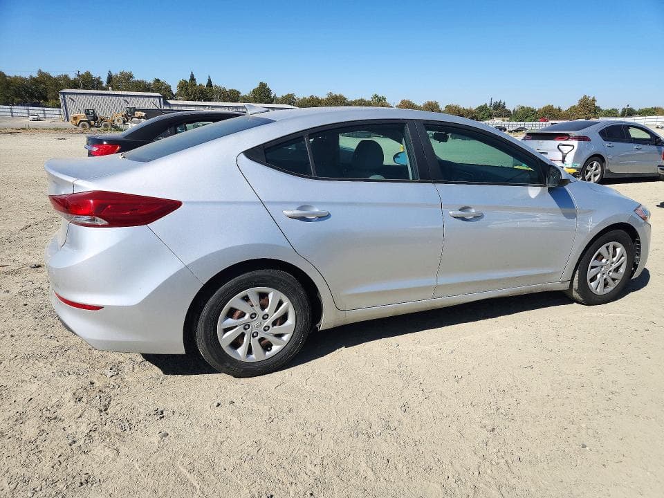 2017 HYUNDAI ELANTRA SE 3