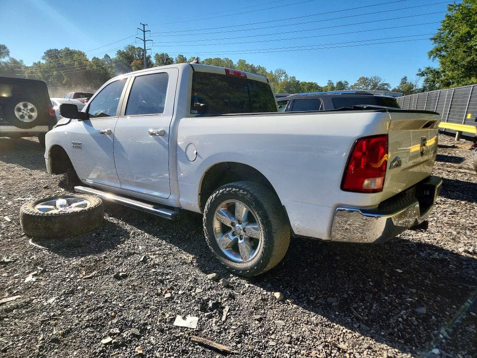 2017 RAM 1500 SLT 2