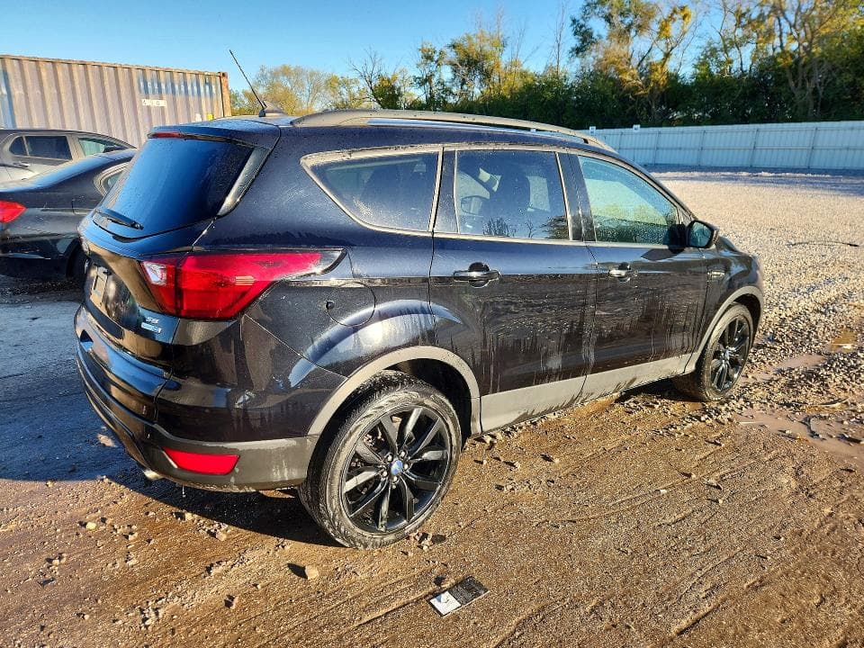 2019 FORD ESCAPE SE 3
