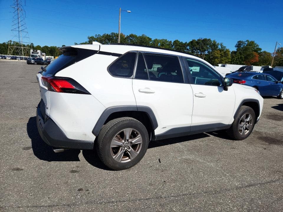 2024 TOYOTA RAV4 LE 3
