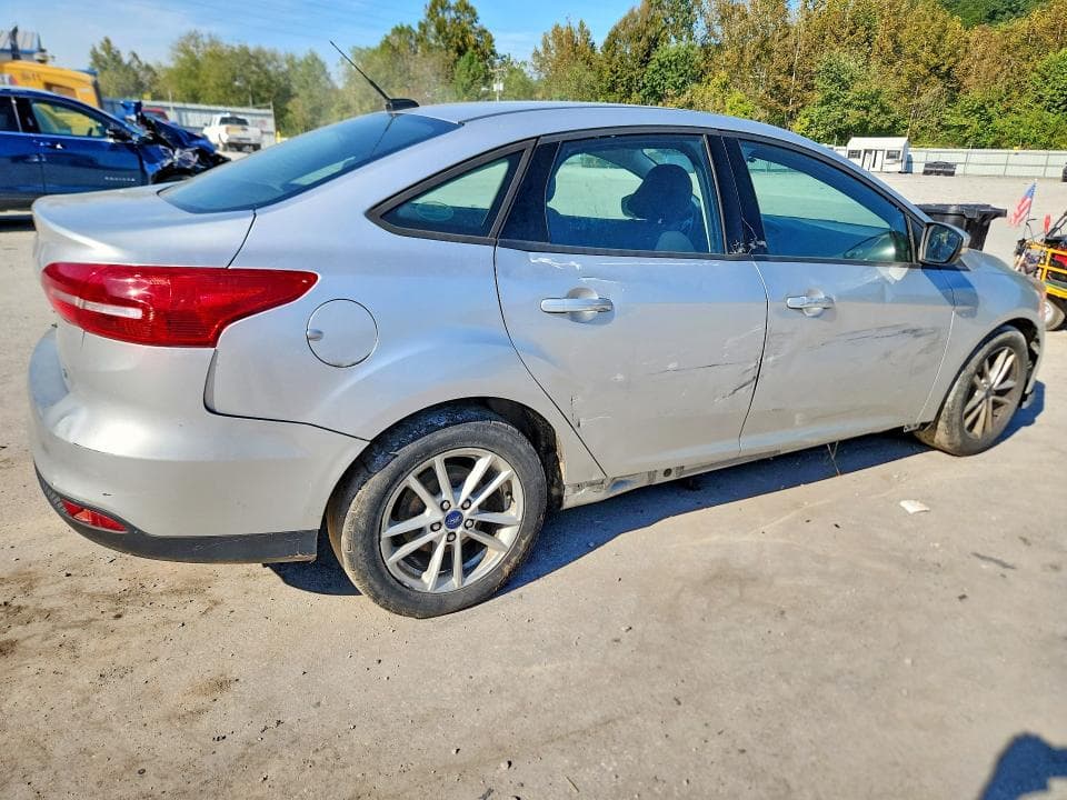 2017 FORD FOCUS SE 3