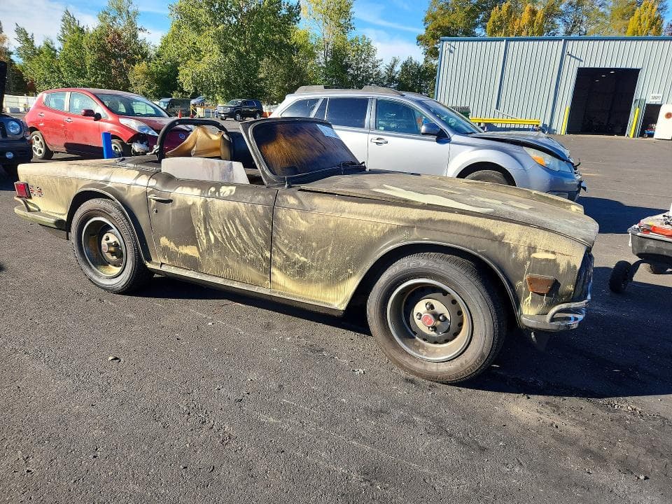 1969 TRIUMPH CAR TR6 4