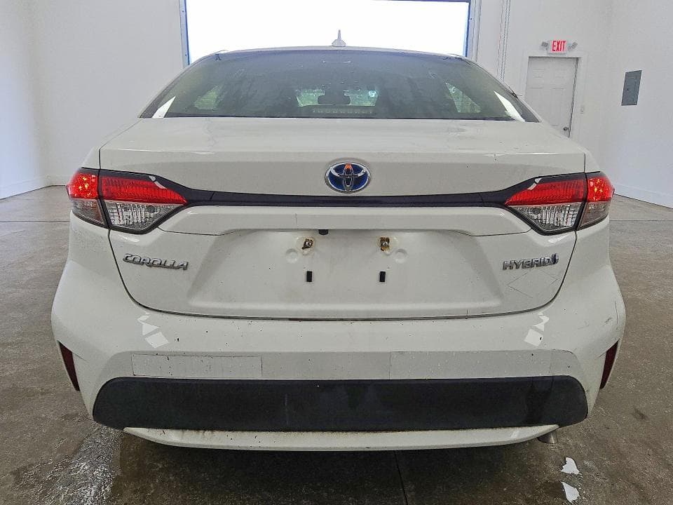 2021 TOYOTA COROLLA LE 6