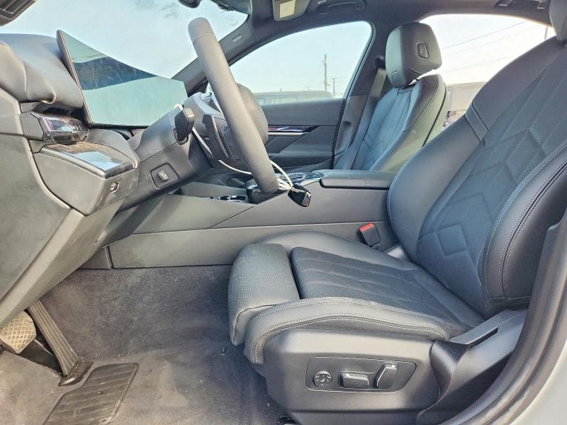 2027 BMW 530 I 7